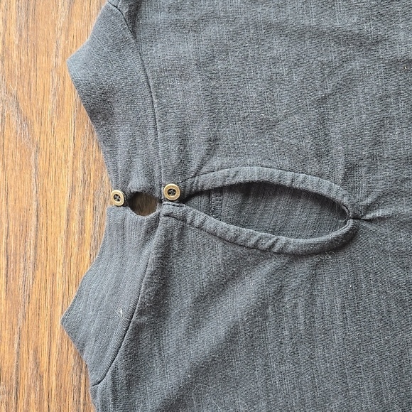 We the Free Hooked On You Cuffed Top - Picture 5 of 8